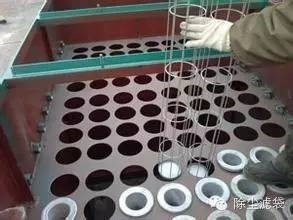 آخرین اخبار شرکت در مورد مراحل نصب کیسه های فیلتر و قفس ها